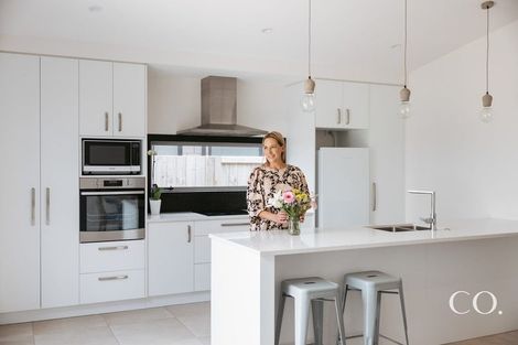 Photo of property in 15 Furlong Road, Papamoa, 3118