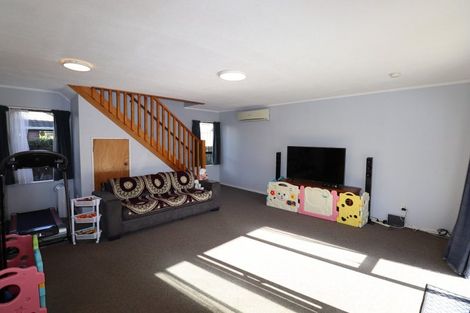 Photo of property in 6 Flinders Place, Johnsonville, Wellington, 6037
