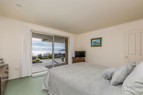Photo of property in 2 Ocean View Road, Cable Bay, 0420