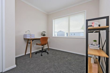 Photo of property in 14 George Yee Place, Taradale, 4112