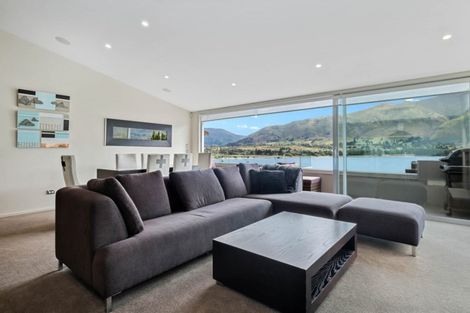 Photo of property in Lakeview Heights, 3/124 Lismore Street, Wanaka, 9305