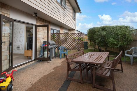 Photo of property in 16 Foundation Place, Glen Eden, Auckland, 0602