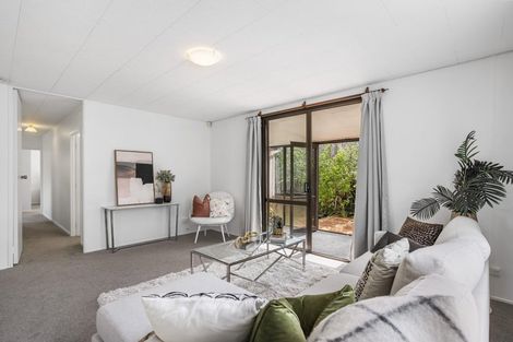 Photo of property in 39a Minaret Drive, Bucklands Beach, Auckland, 2014