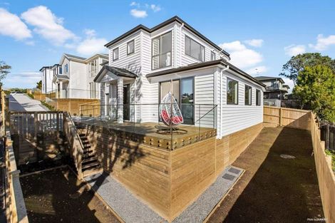 Photo of property in 142b Luckens Road, West Harbour, Auckland, 0618