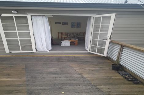 Photo of property in 2/85 Garden Road, Northland, Wellington, 6012