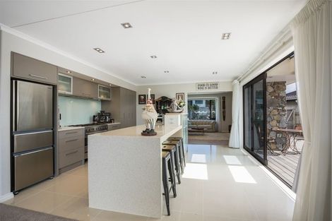 Photo of property in 12 Aoraki Rise, Aotea, Porirua, 5024