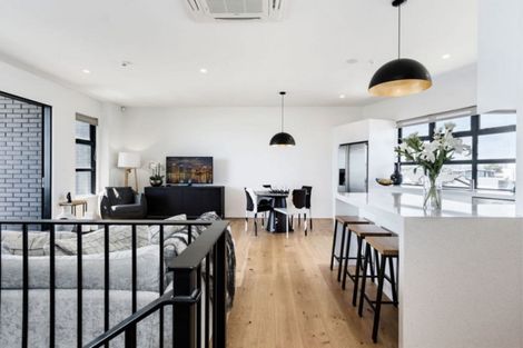 Photo of property in 211 Marine Parade, Seatoun, Wellington, 6022