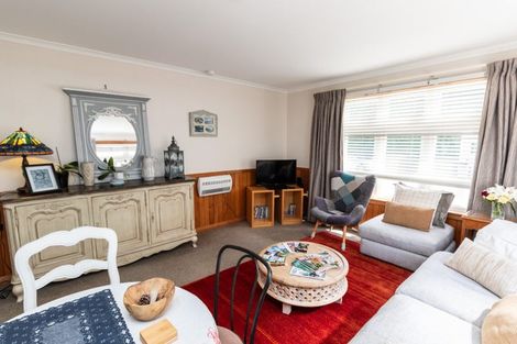 Photo of property in 117 Severn Street, Island Bay, Wellington, 6023