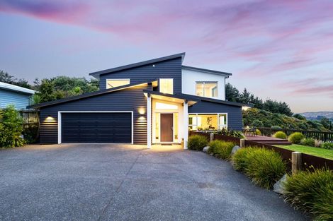 Photo of property in 26 Kilkelly Close, Tawa, Wellington, 5028