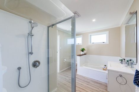 Photo of property in 8 Alexander Street, Awapuni, Palmerston North, 4412