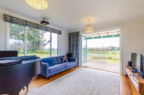 Photo of property in 296 Old Road West, Turitea, Palmerston North, 4472