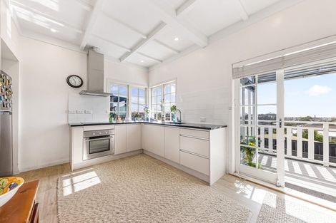 Photo of property in 4233 Great North Road, Glendene, Auckland, 0602