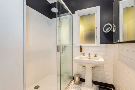 Photo of property in 13 Thane Road, Roseneath, Wellington, 6011