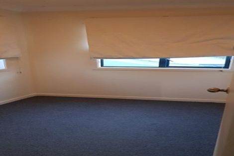 Photo of property in 152a Newlands Road, Newlands, Wellington, 6037