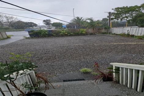 Photo of property in 486 Te Atatu Road, Te Atatu Peninsula, Auckland, 0610