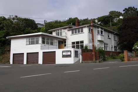 Photo of property in 2 Sugarloaf Road, Brooklyn, Wellington, 6021