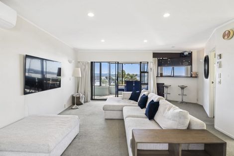 Photo of property in 64 Island Bay Road, Beach Haven, Auckland, 0626