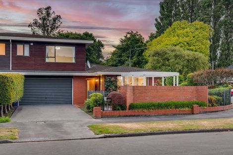Photo of property in 2 Rubens Place, Burnside, Christchurch, 8053