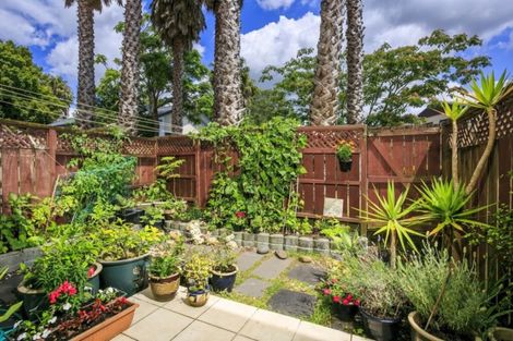 Photo of property in 3/31 Fields Parade, Oteha, Auckland, 0632