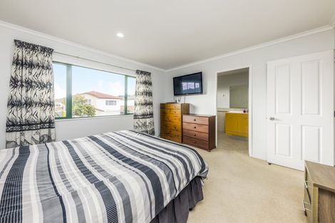 Photo of property in 38 Maypark Crescent, Flat Bush, Auckland, 2016