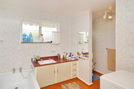 Photo of property in 23 Crofton Road, Harewood, Christchurch, 8051
