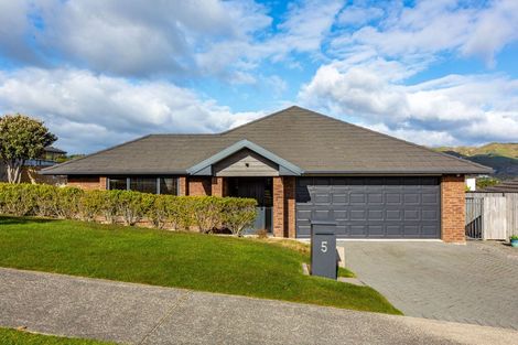 Photo of property in 5 Paparoa Crescent, Aotea, Porirua, 5024