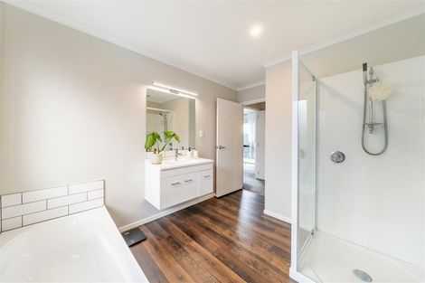 Photo of property in 36 Te Kaeaea Crescent, Wallaceville, Upper Hutt, 5018