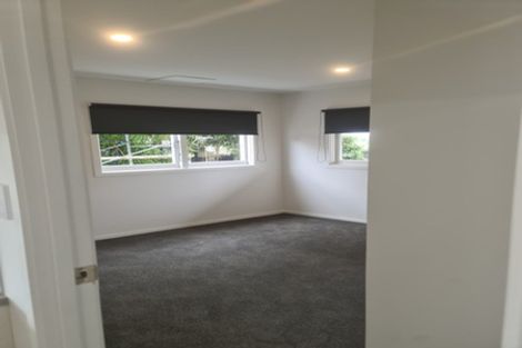 Photo of property in 15 Crompton Road, Massey, Auckland, 0614