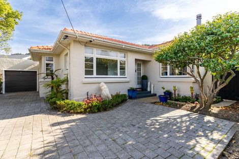 Photo of property in 396 Bay View Road, Saint Clair, Dunedin, 9012