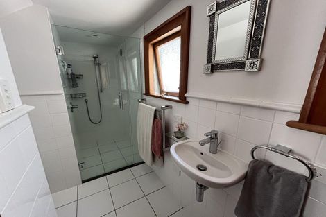 Photo of property in 9 Glen Road, Kelburn, Wellington, 6012