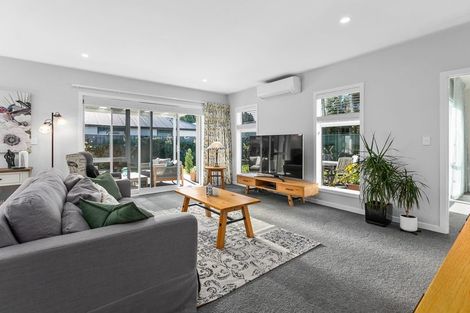 Photo of property in 7 Willow Brook Place, Clive, 4102