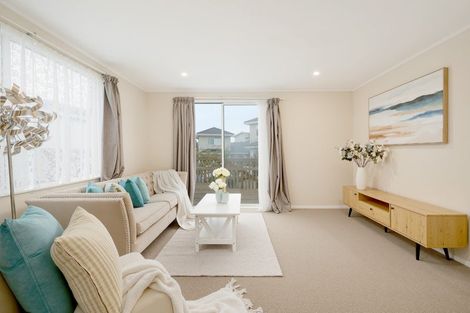 Photo of property in 11 Manatu Lane, Kelston, Auckland, 0602