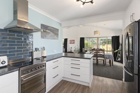 Photo of property in 9 O'rourke Place, Otaki Beach, Otaki, 5512