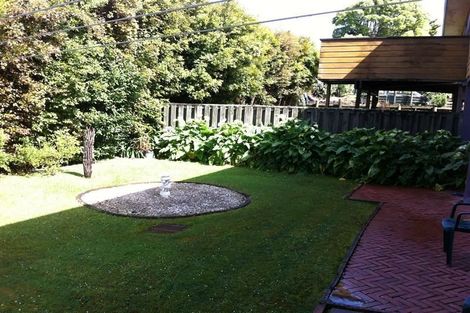 Photo of property in 2/5 Highlight Parade, Te Atatu South, Auckland, 0610