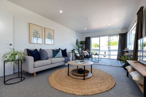 Photo of property in 8b Whiteley Street, Moturoa, New Plymouth, 4310