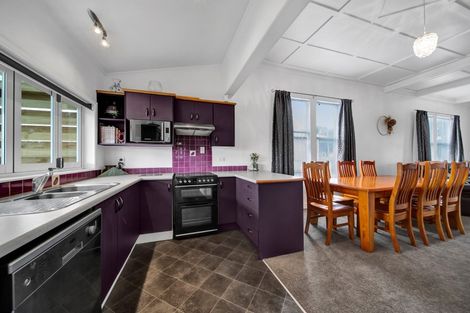 Photo of property in 278 South Road, Hawera, 4610