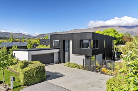 Photo of property in 3 Kapuka Lane, Wanaka, 9305