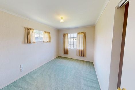 Photo of property in 8 Holly Court, Palmerston North, 4410