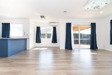 Photo of property in 87 Pooks Road, Ranui, Auckland, 0612