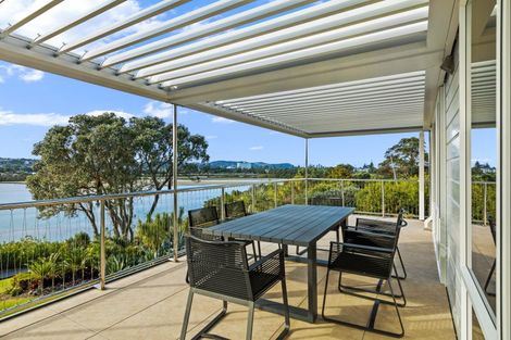 Photo of property in 42 Pohutukawa Avenue, Red Beach, 0932