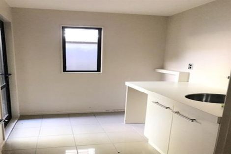 Photo of property in 160 Charles Prevost Drive, The Gardens, Auckland, 2105