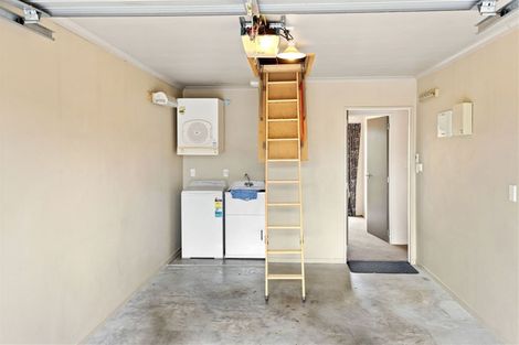 Photo of property in Waimanu Bay Village, 9/1 Piriti Drive, Te Atatu Peninsula, Auckland, 0610