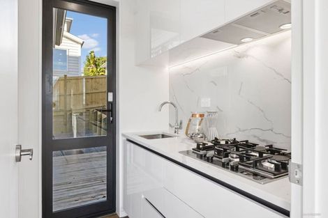 Photo of property in 142b Luckens Road, West Harbour, Auckland, 0618