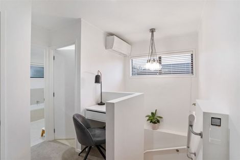 Photo of property in 1/16 Manutara Avenue, Forrest Hill, Auckland, 0620