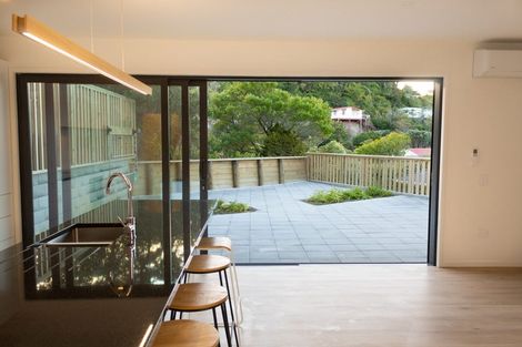 Photo of property in 4 Black Rock Road, Newlands, Wellington, 6037