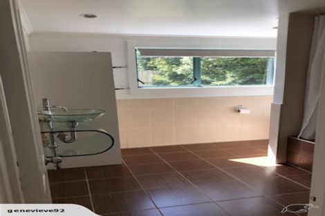 Photo of property in 50a Megan Avenue, Pakuranga Heights, Auckland, 2010