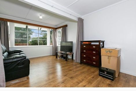 Photo of property in 3154 Great North Road, New Lynn, Auckland, 0600