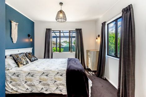 Photo of property in 36 Hollis Road, Paraparaumu Beach, Paraparaumu, 5032