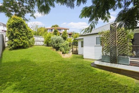 Photo of property in 6 Stephanie Close, Glenfield, Auckland, 0629