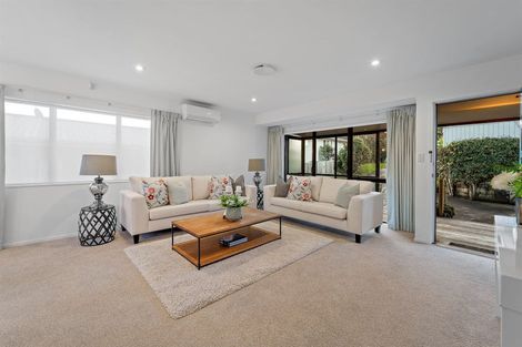 Photo of property in 2/30 Selwyn Crescent, Forrest Hill, Auckland, 0620